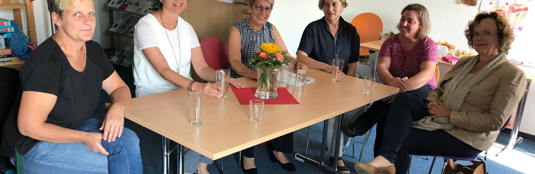 Besuch der Vereine Feuervogel und Frauen helfen Frauen in Rastatt