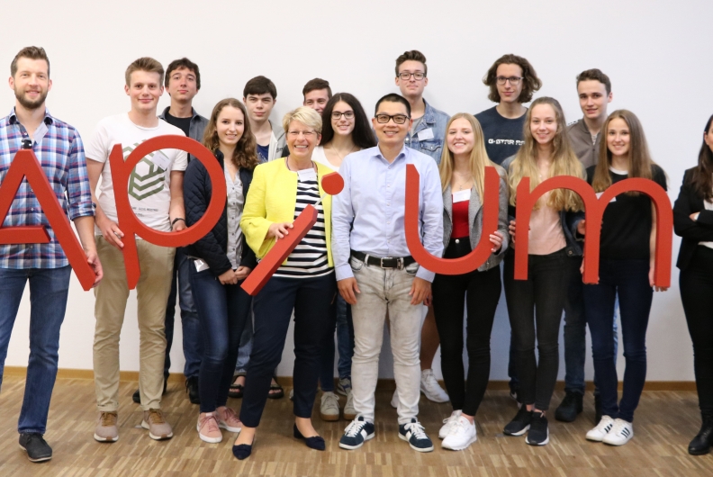 Besuch mit der Schülerfirma „Print & Progress aus Gernsbach bei der 3D-Drucker-Firma Apium